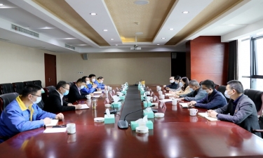 平湖市委常委、宣傳部長(zhǎng)沈志鳳蒞臨景興紙業(yè)調(diào)研疫情防控和復(fù)工復(fù)產(chǎn)情況